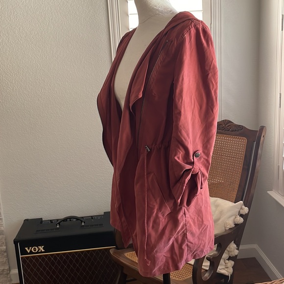 Divided H&M Rust color jacket - Picture 2 of 4